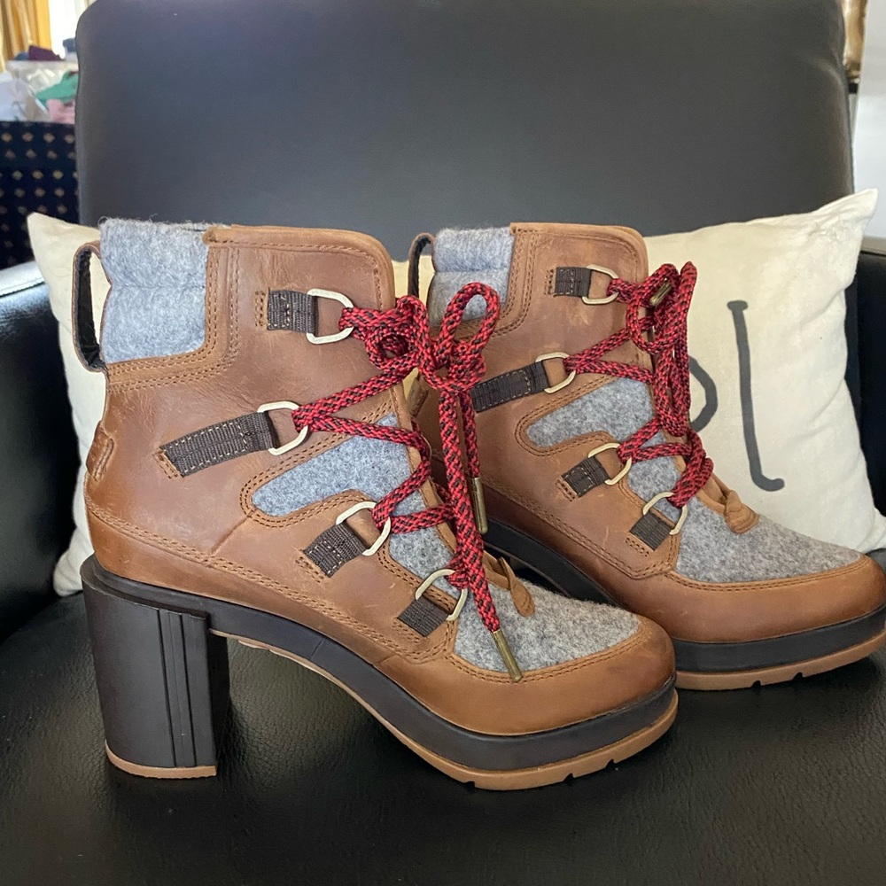 Sorel Blake Lace-Up Block Heel Bootie Brown Gray Size 6.5 NWT